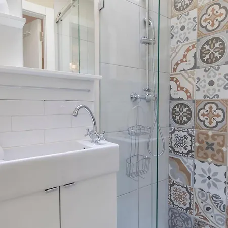 Апартаменты Terrace & River View In Alfama Лиссабон