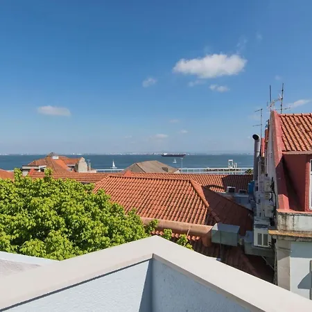 Terrace & River View In Alfama