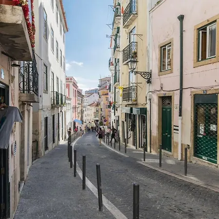 Terrace & River View In Alfama *