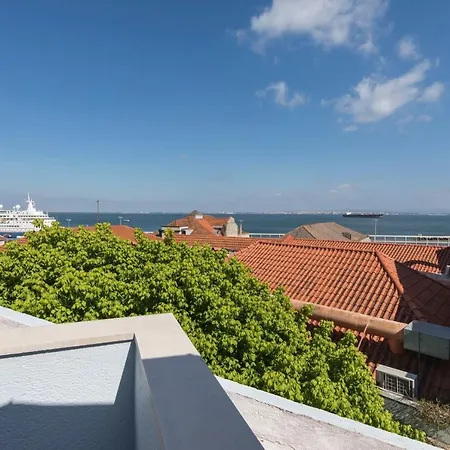 Appartement Terrace & River View In Alfama Lissabon